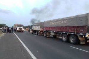 Productores de Tucumán cortaron una ruta por los bloqueos de Santiago del Estero